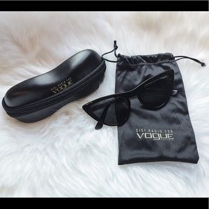 NWT Vogue x Gigi Hadid Cat Eye Sunglasses Black